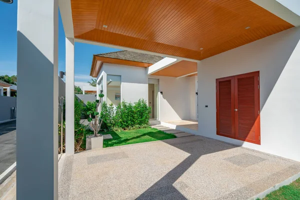 Vastgoed Garage parkeren huis huis interieur buitenkant — Stockfoto