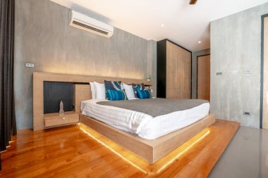 ev veya evde ışık ve parlak alan ile yatak odasında gerçek lüks Iç Tasarım