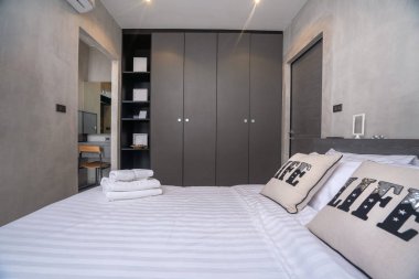 çatı evin yatak odasında ev iç tasarım