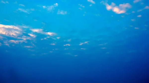 White clouds with blue sky in background, clouds in horizon blue sky — Stock Photo, Image