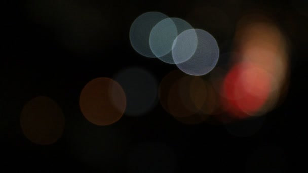 brouillé des lumières de la ville de nuit à Bangkok, lumières de nuit bokeh colorées en mouvement, feux de circulation nocturnes déconcentrés 