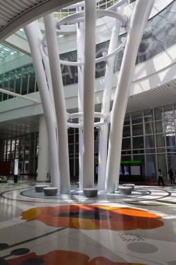 San Francisco Salesforce Transit Center lobi iç.