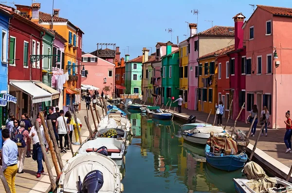 Venetiaanse eiland Burano, Italië. — Stockfoto