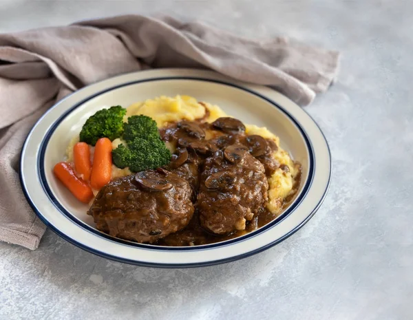 Mantarlı Salisbury Steak (köfte). — Stok fotoğraf