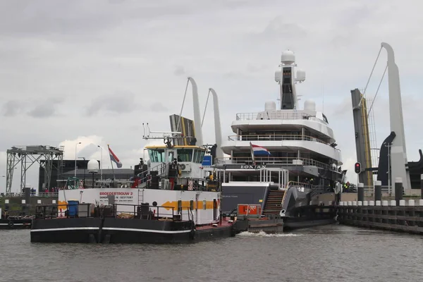 Augusti 2018 Nederländerna Fartyget Megayacht Lonian Mellan Floderna Gouda Och — Stockfoto