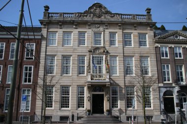 Residence Huis Schuylenburch Lahey Alman Büyükelçisi nerede yaşıyor, Lange Vijverberg üzerinde;