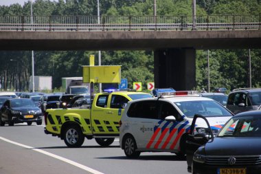 Otoyol marshalls eylem otoyol A20 çakışmasıyla Nieuwerkerk aan den Ijssel Hollanda, sonra Rijkswaterstaat hükümet örgütün