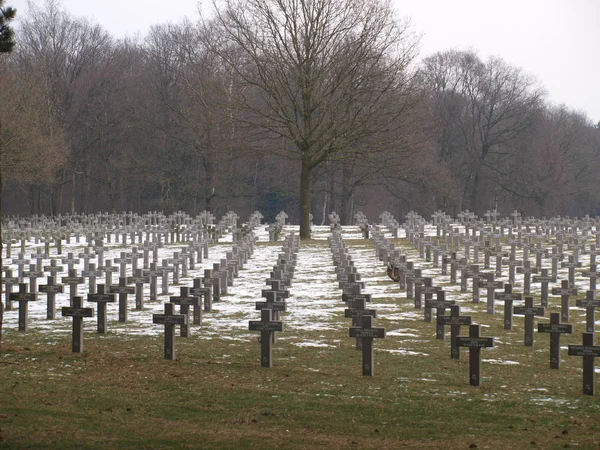 Croix Noire Dans Neige Sur Cimetière Allemand Ysselstein Aux Pays — Photo