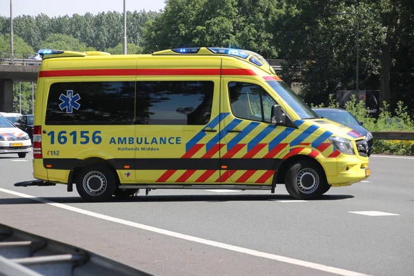 Ambulance Actie Botsing Snelweg A20 Nieuwerkerk Aan Den Ijssel Nederland — Stockfoto