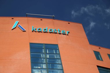 Kadaster, Hollanda'da Rotterdam kadastro kuruluşunda büyük ofisi