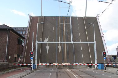 Parksluis köprüde açık yıkamak Rotterdam Limanı Rijn Schie kanalda Oude Maas nehri bağlandığı