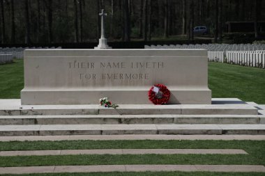 Paraşütçüler için Oosterbeek içinde askeri mezarlığı Arnhem Muharebesi sırasında Dünya Savaşı 2 sırasında düşmüş