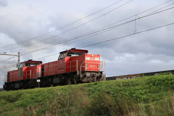 Locomotora Tren Para Tren Mercancías Está Funcionando Vía Férrea Nieuwerkerk —  Fotos de Stock