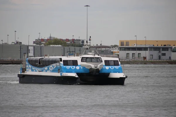 Vattenbuss Anländer Fjädringsgeometrin Komplex Heijplaat Hamnen Rotterdams Hamn — Stockfoto