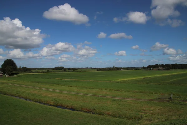 Zuidplaspolder Moordrecht Geniş Alan Görünümünde Mavi Gökyüzü Beyaz Bulutlar Hollanda — Stok fotoğraf