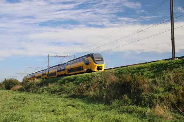 Train Interurbain Virm Voie Ferrée Niveau Mer Nieuwerkerk Aan Den — Photo