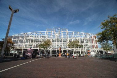 En büyük üniversite şehirlerinden biri olan Hollanda Leiden Centraal Tren İstasyonu inşası