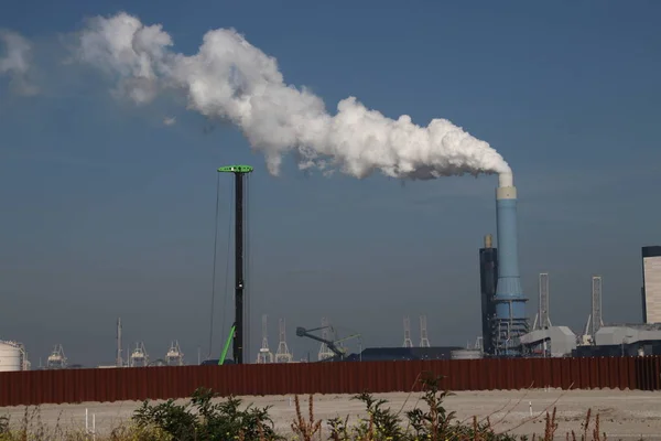 Pára Vychází Komín Uhelné Elektrárny Engie Přístavu Rotterdam Maasvlakte Nizozemsku — Stock fotografie
