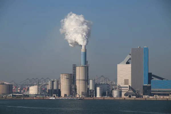 Pára Vychází Komín Uhelné Elektrárny Engie Přístavu Rotterdam Maasvlakte Nizozemsku — Stock fotografie