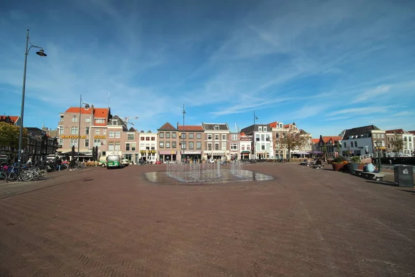 Gamla Byggnader Med Kanalerna Innerstaden Staden Leiden Nederländerna — Stockfoto