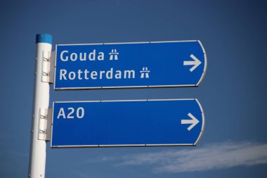 Hangi acele saat sırasında oldukça meşgul olduğunu, alma yönergeleri için Rotterdam Nesselande İlçesi'nde oturum