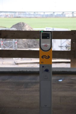 Aralık 9 2018 - Bleiswijk Hollanda - yeni railwaystation andan itibaren kullanılacak adında Zoetermeer Lansingerland daha sonra da hafif raylı sistem randstadrail birinci katta bulunan