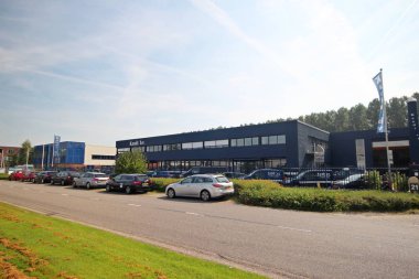 Proje için her türlü zemin makineleri ve vinçler depolandığı Nieuwerkerk aan den IJssel Kandt bitki 
