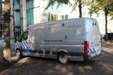 Patlayıcı uzmanları tarafından kullanılan Kraliyet Hollanda ordusunun Van.