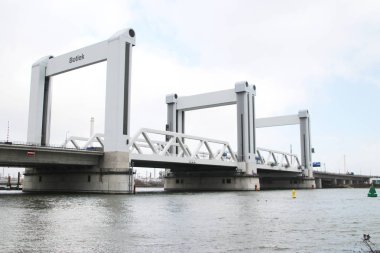 Köprünün en arıza Hollanda ile; Otoyol A15 Rotterdam, üzerinde botlekbrug 