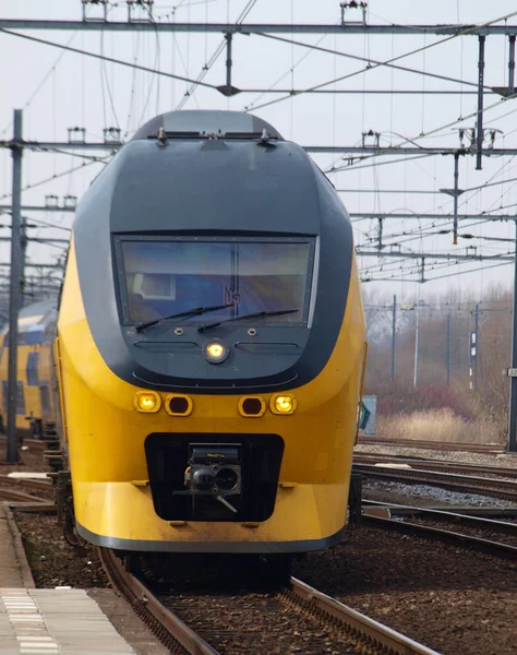 Intercity Tågtyp Ddrm Dubbeldäckare Järnvägsspår Mellan Gouda Och Haag Postera — Stockfoto