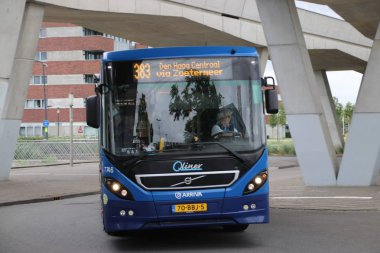 Rotterdam Hollanda Den Haag için başlık Nesselande Metro istasyonunda 383 satırındaki Qliner otobüs 7768 Arriva