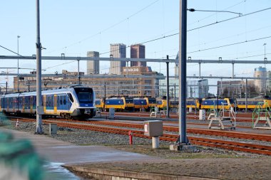 Tren emplacement Den Haag birkaç trenler ile Hollanda'da binckhorstweg