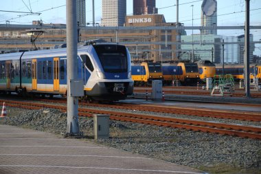 Tren emplacement Den Haag birkaç trenler ile Hollanda'da binckhorstweg