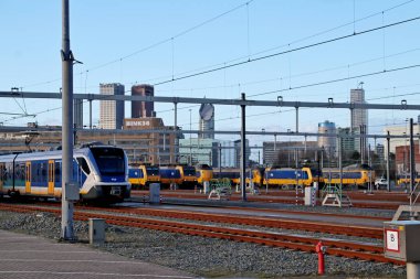 Tren emplacement Den Haag birkaç trenler ile Hollanda'da binckhorstweg