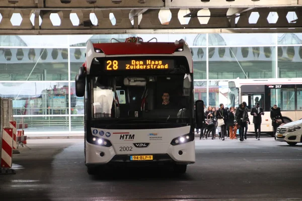 Місцевий Автобус Вокзалі Den Haag Центральний Кількість 2002 Htm Buzz — стокове фото
