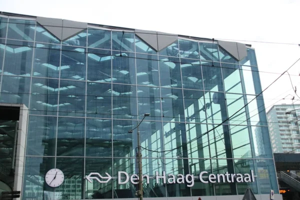 Σιδηροδρομικό Σταθμό Den Haag Centraal Στη Χάγη Της Ολλανδίας — Φωτογραφία Αρχείου