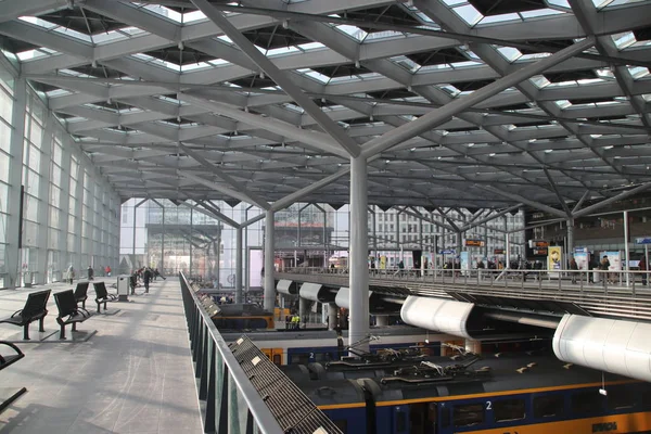 Железнодорожная Станция Den Haag Centraal Гааге Нидерланды — стоковое фото