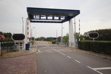 küçük çelik Gemaalweg Lemmer Hollanda Friese sluis adlı savak, köprü çizmek
