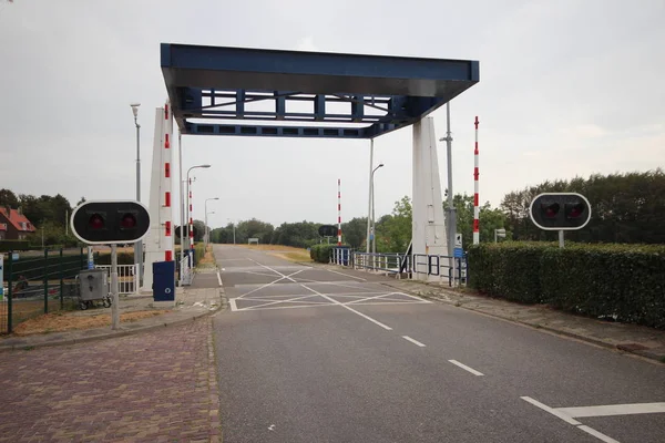 küçük çelik Gemaalweg Lemmer Hollanda Friese sluis adlı savak, köprü çizmek