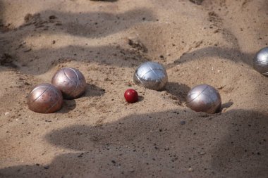 Yıllık Jeu de misket oyunları Nieuwerkerk Köyü aan den Ijssel Hollanda kum zemin