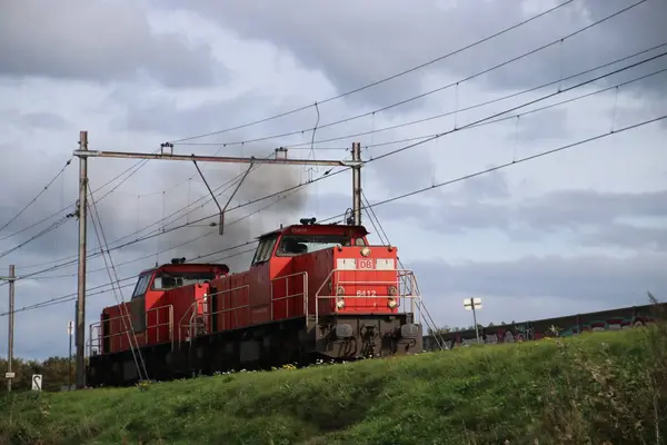 Locomotoras Tren 6412 Color Rojo Vía Férrea Nieuwerkerk Aan Den —  Fotos de Stock