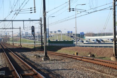 tren yolu tren istasyonunda Den Haag Ypenburg Lahey Hollanda