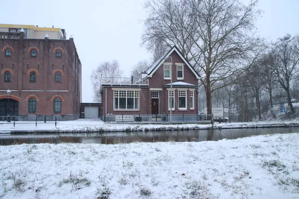 Neve Parte Antiga Cidade Nieuwerkerk Aan Den Ijssel Torno Canal — Fotografia de Stock