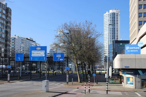 Beroemde Rotonde Met Weg Trams Genaamd Hofplein Met Fontein Het — Stockfoto
