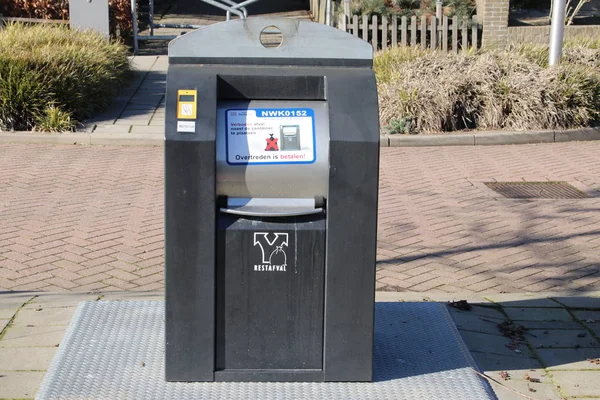 Bahn Müllcontainer Der Sich Prepaid Karte Nieuwerkerk Aan Den Ijsel — Stockfoto