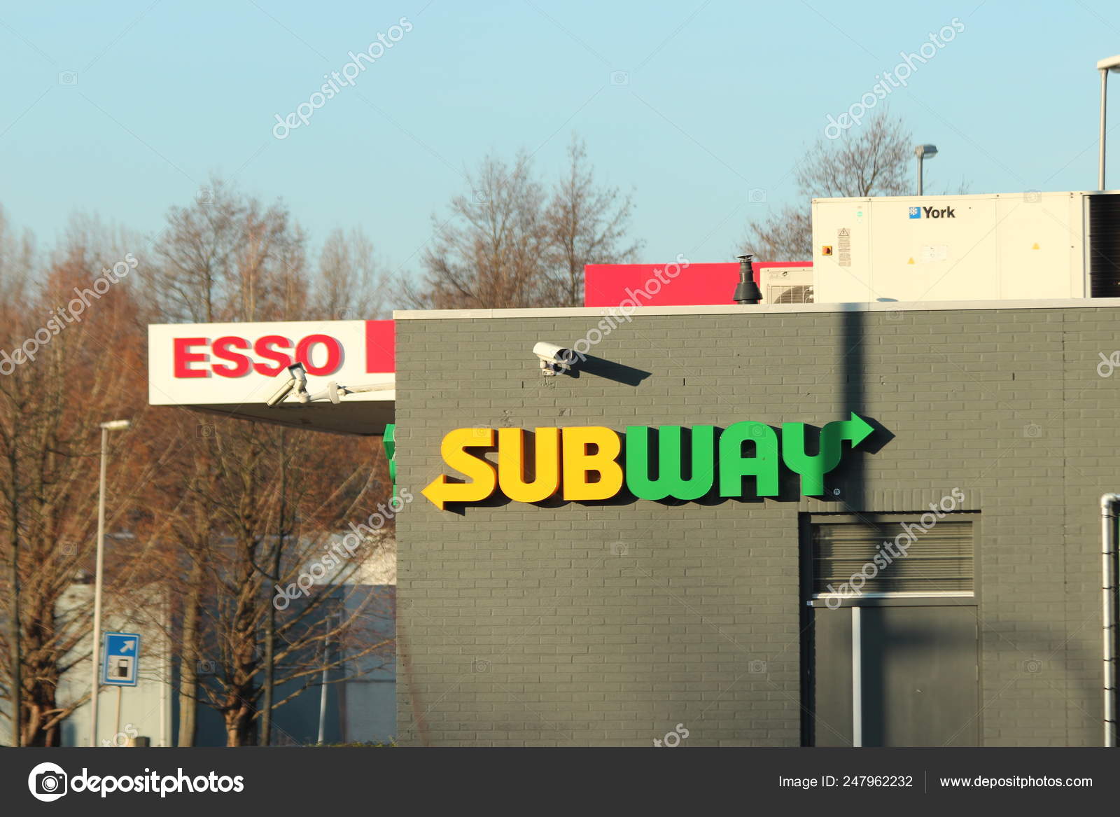 Logo Subway Fast Food Esso Petrol Station Nieuwerkerk Aan Den