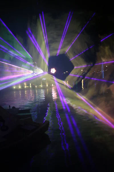Laserstrålar Offentlig Show Flera Färger Vattnet Den Ringvaart Ring Canal — Stockfoto