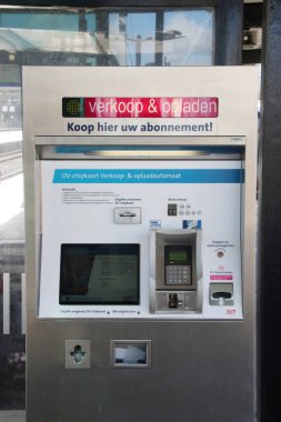 Randstadrail için Den Haag metro istasyonu Laan van Noi üzerinde Ret bilet otomat
