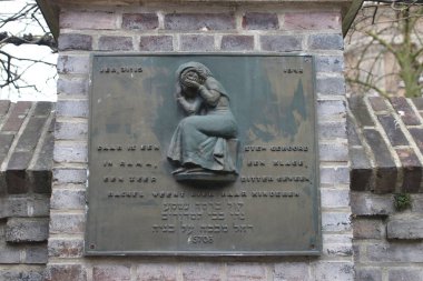 Lahey 'de 2. Dünya Savaşı sırasında Auschwitz 'e götürülen Yahudi insanlar için hatırlık bir yer