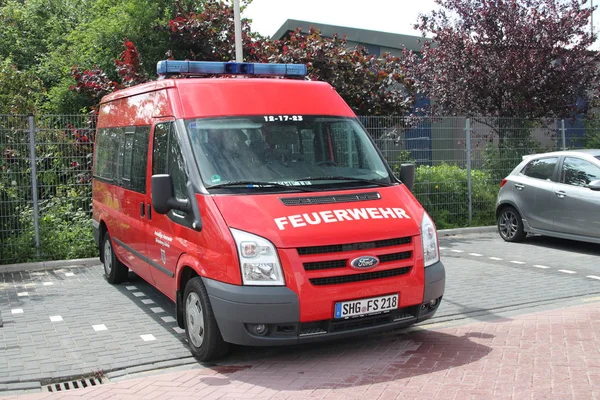 Auto Van Brandweerlieden Van Buckeburg Een Parkeerplaats Nieuwerker Aan Den — Stockfoto
